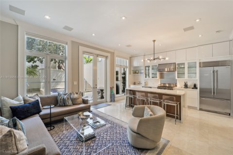 Townhouse in Coral Gables, Florida 4 bedrooms, 323.76 sq.m. № 1784018 - photo 3