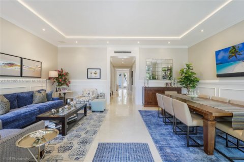 Townhouse in Coral Gables, Florida 4 bedrooms, 323.76 sq.m. № 1784018 - photo 6