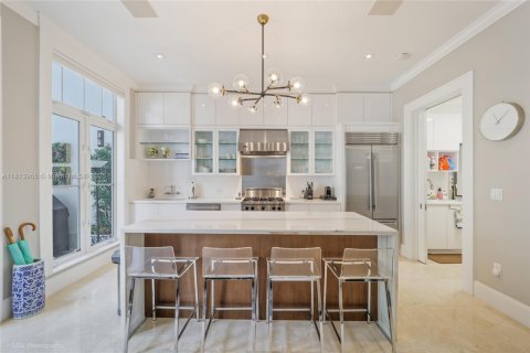 Townhouse in Coral Gables, Florida 4 bedrooms, 323.76 sq.m. № 1784018 - photo 7