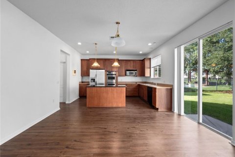 Casa en alquiler en Orlando, Florida, 4 dormitorios, 263.29 m2 № 1858456 - foto 12