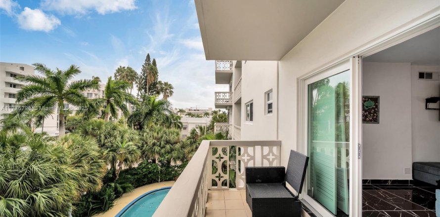 Condo à Bay Harbor Islands, Floride, 1 chambre № 1693504