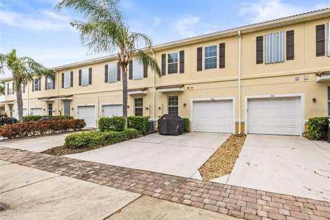 Townhouse in Sarasota, Florida 3 bedrooms, 154.31 sq.m. № 1871213 - photo 20