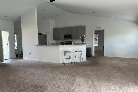 House in Babson Park, Florida 3 bedrooms, 167.6 sq.m. № 2258504 - photo 13