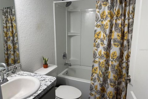 House in Babson Park, Florida 3 bedrooms, 167.6 sq.m. № 2258504 - photo 6