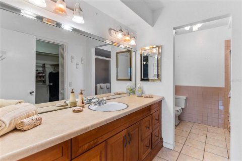 House in Winter Haven, Florida 3 bedrooms, 231.33 sq.m. № 1840433 - photo 17