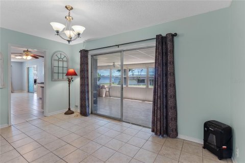 House in Winter Haven, Florida 3 bedrooms, 231.33 sq.m. № 1840433 - photo 14