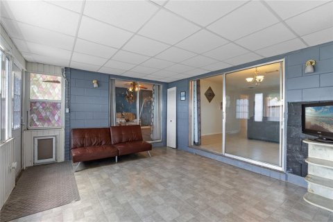 House in Winter Haven, Florida 3 bedrooms, 231.33 sq.m. № 1840433 - photo 28