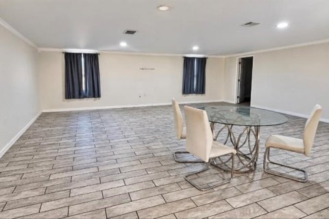 Casa en venta en Orlando, Florida, 4 dormitorios, 228.26 m2 № 2428993 - foto 9