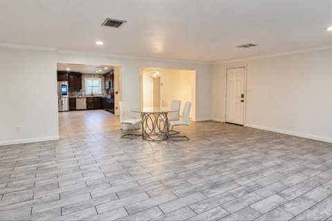 Casa en venta en Orlando, Florida, 4 dormitorios, 228.26 m2 № 2428993 - foto 10