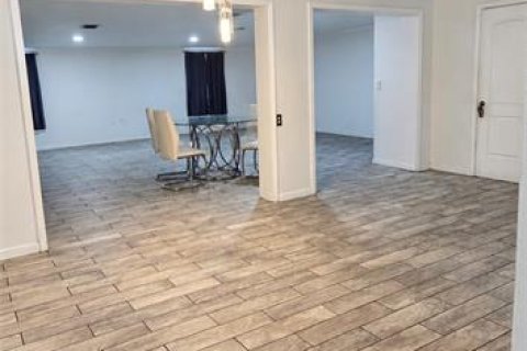 Casa en venta en Orlando, Florida, 4 dormitorios, 228.26 m2 № 2428993 - foto 11