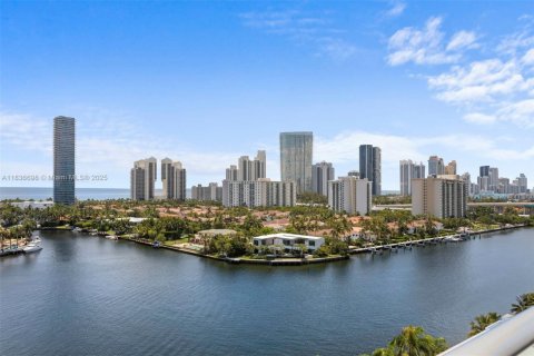 Condominio en venta en Aventura, Florida, 2 dormitorios, 169.55 m2 № 1830992 - foto 1