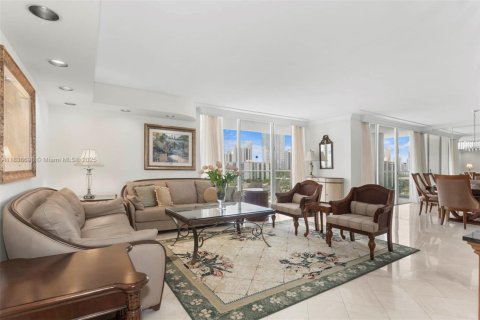 Condominio en venta en Aventura, Florida, 2 dormitorios, 169.55 m2 № 1830992 - foto 4