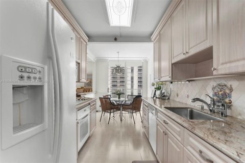 Condominio en venta en Aventura, Florida, 2 dormitorios, 169.55 m2 № 1830992 - foto 7