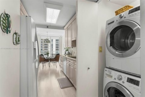 Condominio en venta en Aventura, Florida, 2 dormitorios, 169.55 m2 № 1830992 - foto 9