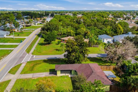 Casa en venta en Port St. Lucie, Florida, 3 dormitorios, 120.77 m2 № 2425188 - foto 4