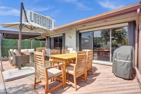 Купить виллу или дом в Халландейл-Бич, Флорида 2 спальни, 156.08м2, № 2062894 - фото 30