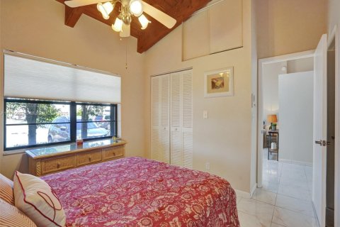 Купить виллу или дом в Халландейл-Бич, Флорида 2 спальни, 156.08м2, № 2062894 - фото 24