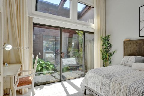 Купить виллу или дом в Халландейл-Бич, Флорида 2 спальни, 156.08м2, № 2062894 - фото 17