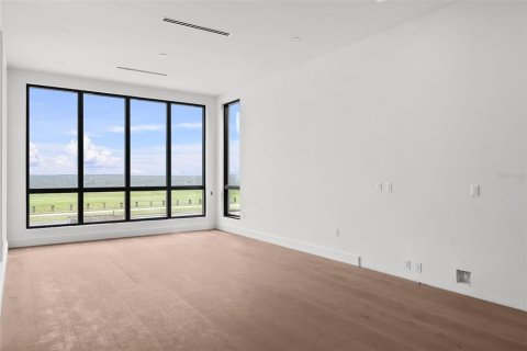 House in Tampa, Florida 5 bedrooms, 691.94 sq.m. № 1832898 - photo 12