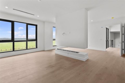 House in Tampa, Florida 5 bedrooms, 691.94 sq.m. № 1832898 - photo 18