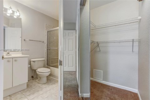 Townhouse in Miramar, Florida 3 bedrooms, 134.71 sq.m. № 1995790 - photo 11