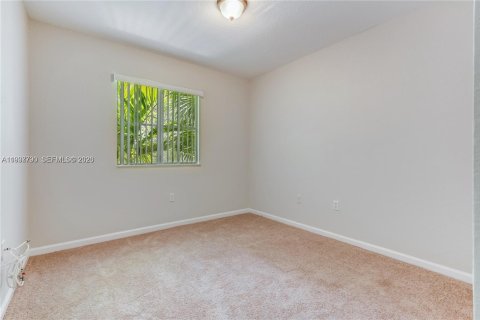 Townhouse in Miramar, Florida 3 bedrooms, 134.71 sq.m. № 1995790 - photo 12