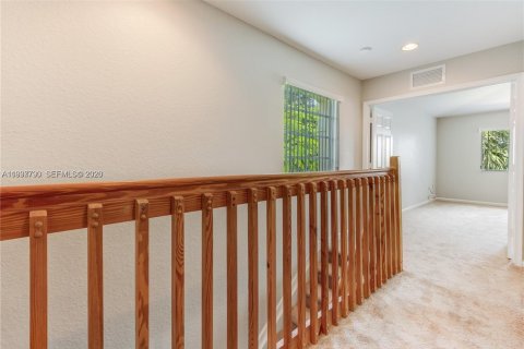 Townhouse in Miramar, Florida 3 bedrooms, 134.71 sq.m. № 1995790 - photo 9