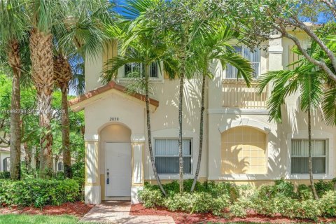 Townhouse in Miramar, Florida 3 bedrooms, 134.71 sq.m. № 1995790