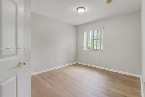 Townhouse in Miramar, Florida 3 bedrooms, 134.71 sq.m. № 1995790 - photo 18