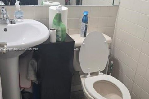 Commercial property in Plantation, Florida № 1939762 - photo 18