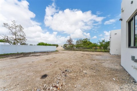 Townhouse in Miami, Florida 3 bedrooms № 1790518 - photo 3