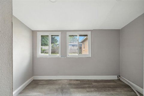 House in Orlando, Florida 3 bedrooms, 129.51 sq.m. № 1915321 - photo 10