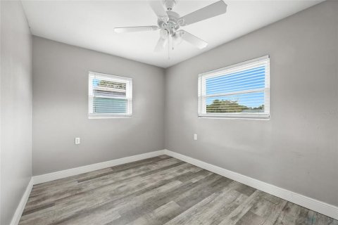 House in Orlando, Florida 3 bedrooms, 129.51 sq.m. № 1915321 - photo 17