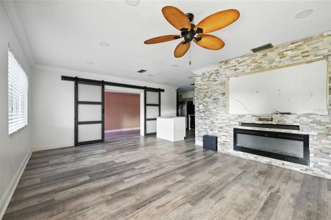 House in Orlando, Florida 3 bedrooms, 129.51 sq.m. № 1915321 - photo 5