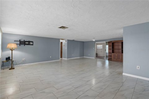 Купить виллу или дом в Нью-Порт-Ричи, Флорида 12 комнат, 174.01м2, № 2142713 - фото 8