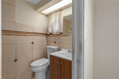 Купить виллу или дом в Нью-Порт-Ричи, Флорида 12 комнат, 174.01м2, № 2142713 - фото 22