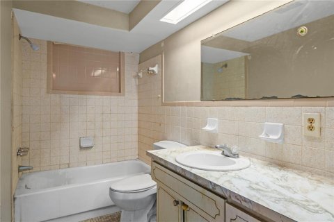 Купить виллу или дом в Нью-Порт-Ричи, Флорида 12 комнат, 174.01м2, № 2142713 - фото 27