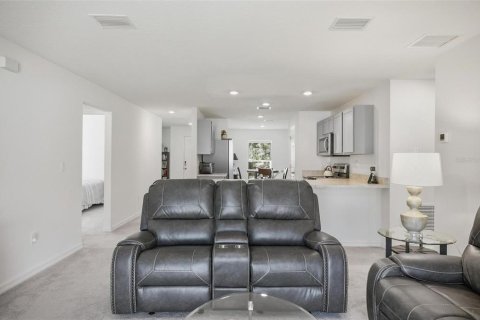 House in Palm Coast, Florida 3 bedrooms, 144.18 sq.m. № 2232492 - photo 25