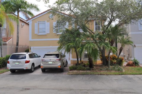 Casa en alquiler en Hollywood, Florida, 3 dormitorios, 190.08 m2 № 2019800 - foto 3