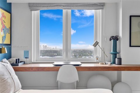 Condo in Miami Beach, Florida, 1 bedroom  № 2009723 - photo 24