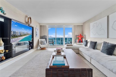 Condo in Miami Beach, Florida, 1 bedroom  № 2009723 - photo 4