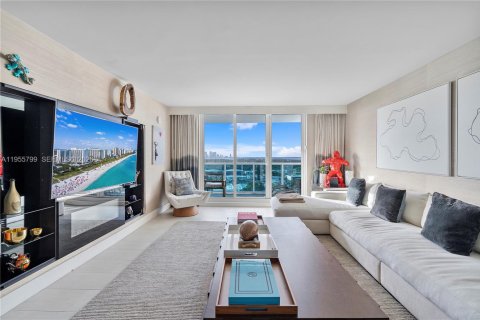 Condo in Miami Beach, Florida, 1 bedroom  № 2009723 - photo 5