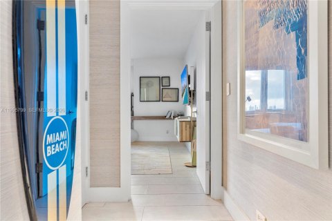 Condo in Miami Beach, Florida, 1 bedroom  № 2009723 - photo 28