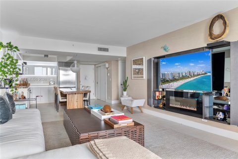 Condo in Miami Beach, Florida, 1 bedroom  № 2009723 - photo 10