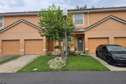 Townhouse in Apopka, Florida 3 bedrooms, 140.93 sq.m. № 2289474