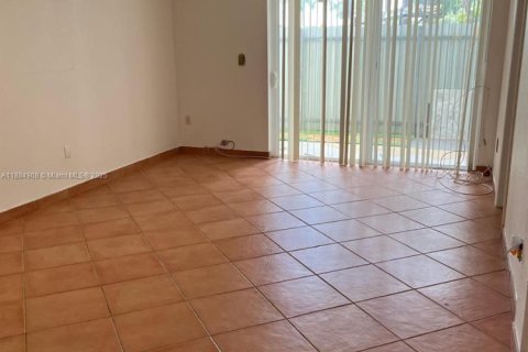 Condominio en alquiler en Hialeah Gardens, Florida, 2 dormitorios, 89.19 m2 № 1930564 - foto 7