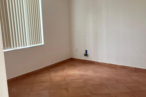 Condominio en alquiler en Hialeah Gardens, Florida, 2 dormitorios, 89.19 m2 № 1930564 - foto 20