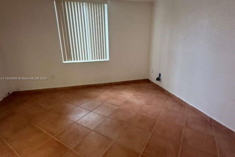 Condominio en alquiler en Hialeah Gardens, Florida, 2 dormitorios, 89.19 m2 № 1930564 - foto 21