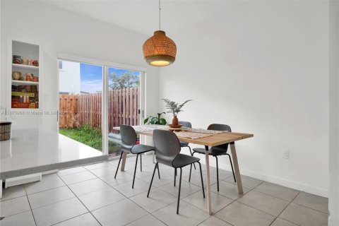 Adosado en venta en Homestead, Florida, 3 dormitorios, 123.37 m2 № 1980830 - foto 9