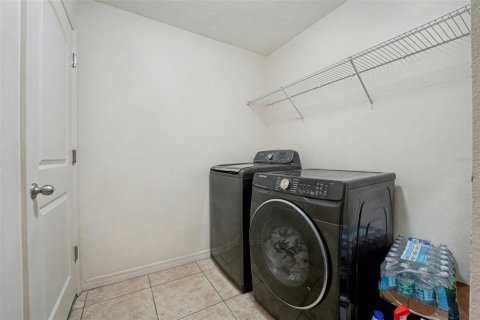 House in Lakeland, Florida 3 bedrooms, 149.48 sq.m. № 2094090 - photo 25